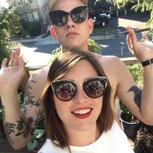 Meet your Posher, Alexine